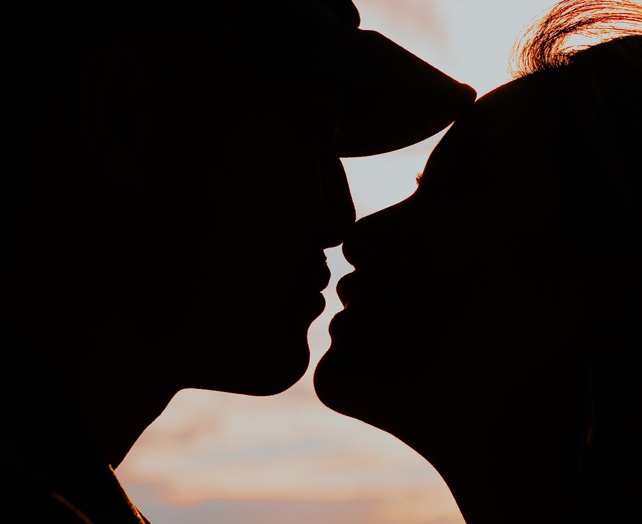Kontaktanzeigen Kontakte Die Welt des Online-Flirtens: Auf Partnersuche in Singlebörsen